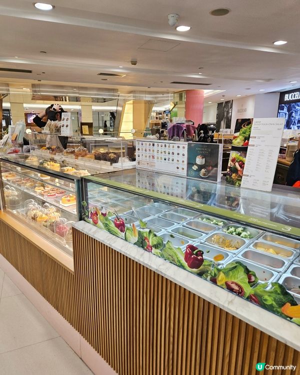 成日去LA FAMILLE 買蛋糕，行過海港城分店原來佢都有...