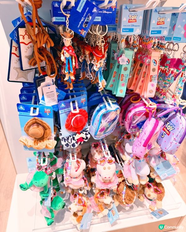 迪士尼5玩具總動員機場店 🛍️✨