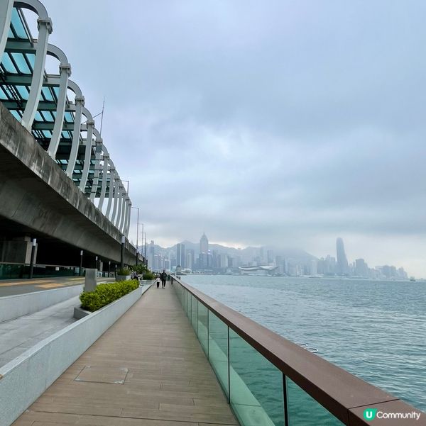 高成本的玻璃棧道