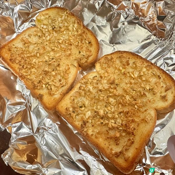 自己整蒜蓉牛油吐司無難度