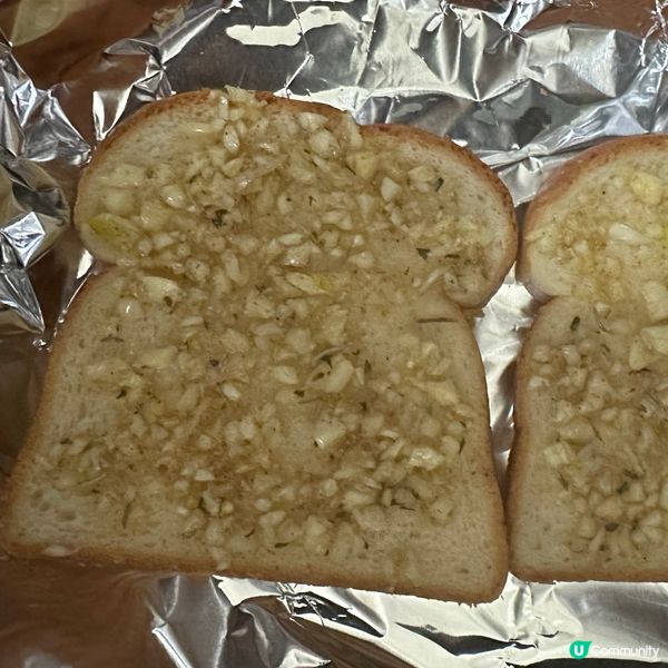 自己整蒜蓉牛油吐司無難度