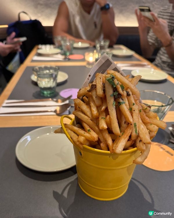 型格的酒吧餐廳