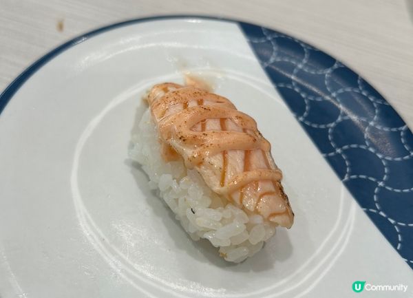 位於佐敦繁華鬧市中的迴轉壽司店Hama sushi，招牌的呑...