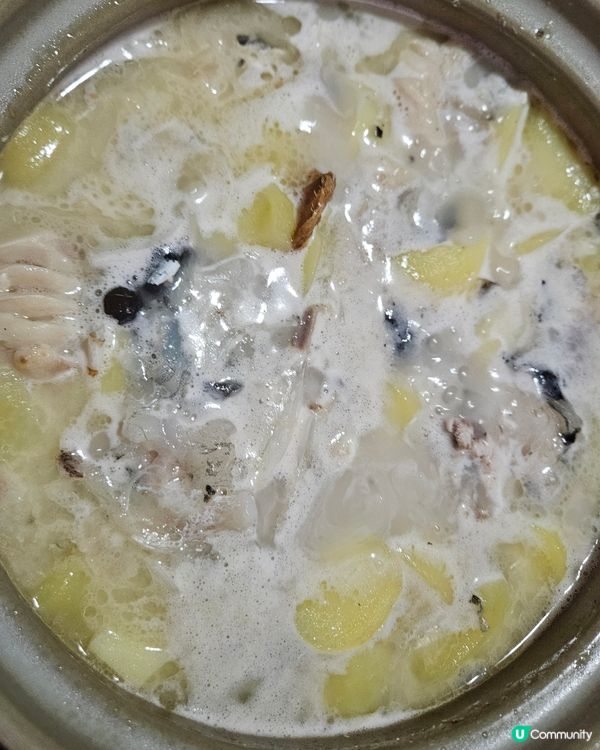 西班牙蕃茄薯仔大魚頭湯