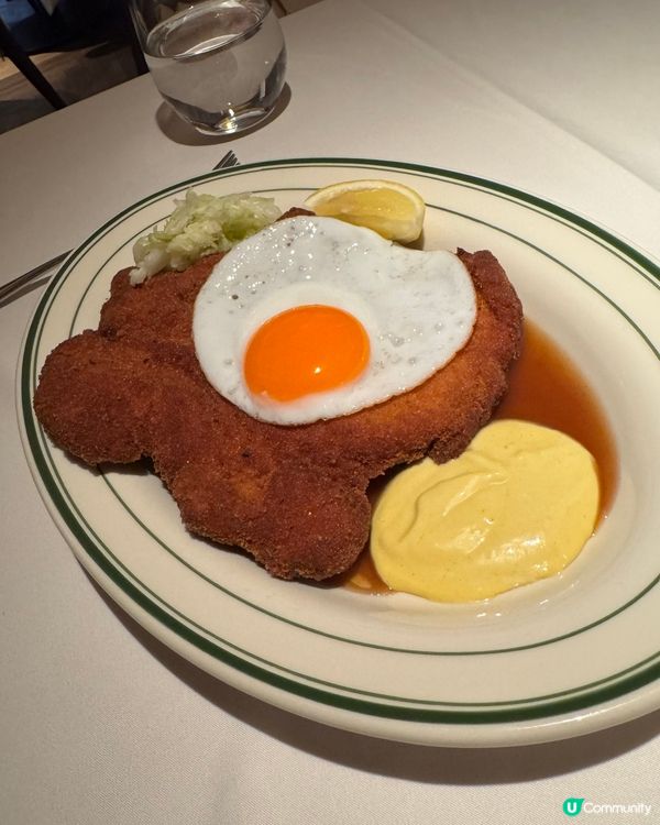 爆脆的吉列豬扒 貴價的白汁雞皇飯