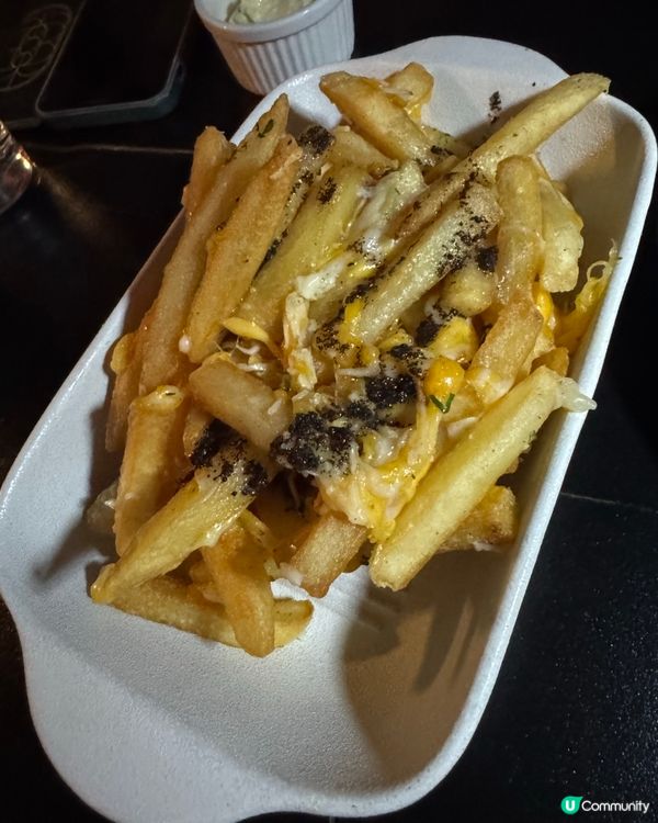 鬧市中的戶外露天西餐