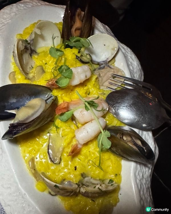 鬧市中的戶外露天西餐