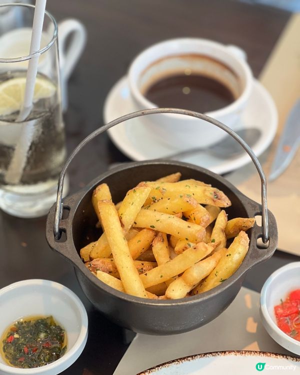 中環碳火牛扒🥩  環境舒服，同朋友傾計一流！