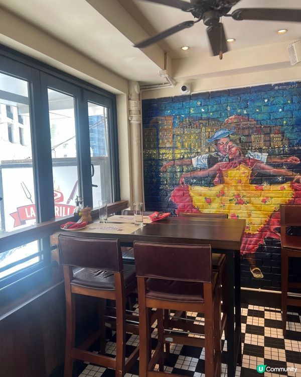 中環碳火牛扒🥩  環境舒服，同朋友傾計一流！