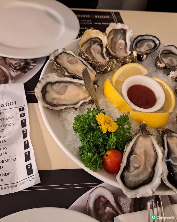 新鮮生蠔，白酒。