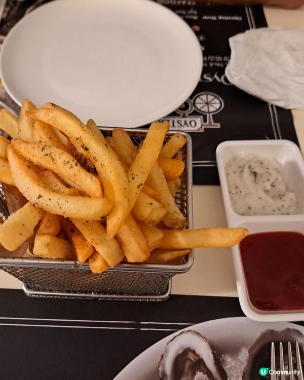 新鮮生蠔，白酒。