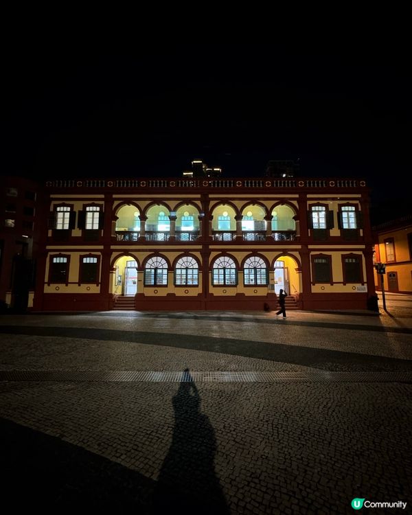 澳門夜景圖書館 🏛️✨