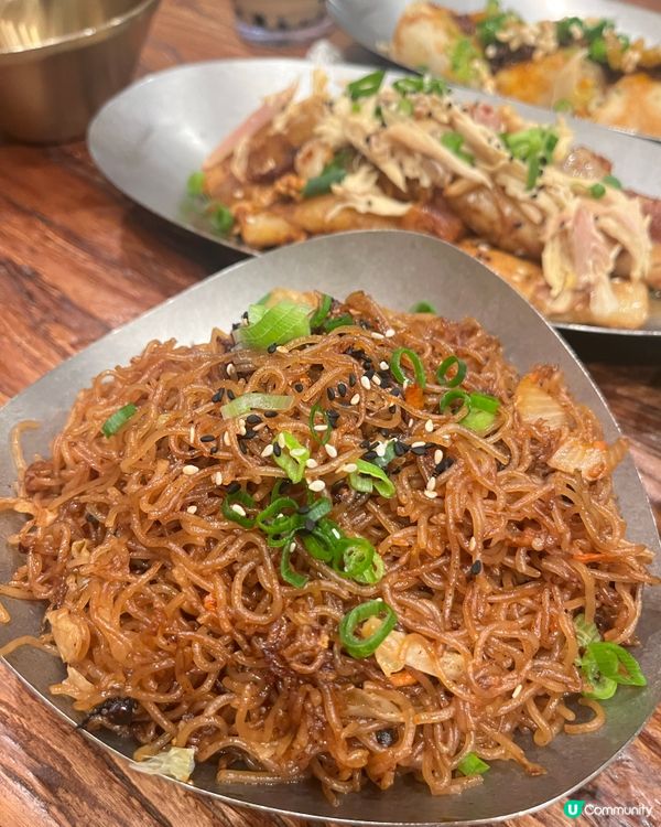 招牌麻婆腐皮蛋餅🤤！老乾媽炒米粉夠惹味😋！