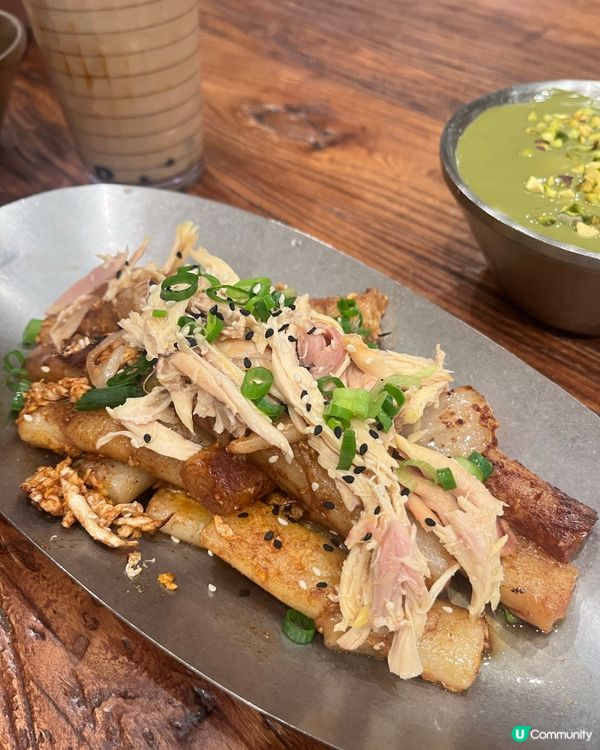 招牌麻婆腐皮蛋餅🤤！老乾媽炒米粉夠惹味😋！