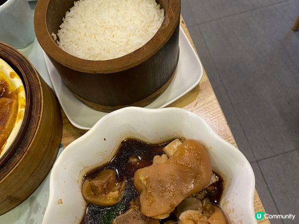 阿媽鍾意飲茶，所以拉埋佢周圍搵一些未嘗試過既點心店，今次我地...