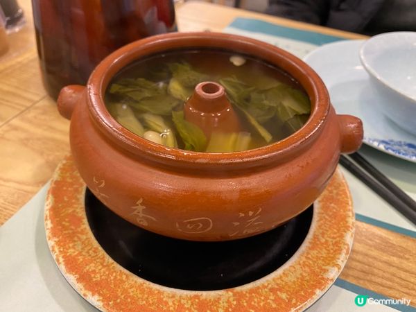 阿媽鍾意飲茶，所以拉埋佢周圍搵一些未嘗試過既點心店，今次我地...