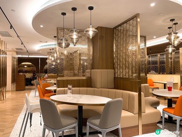 面積寬敞，裝修走時尚風格，環境燈光配搭比人幾舒服感覺，唔會太...