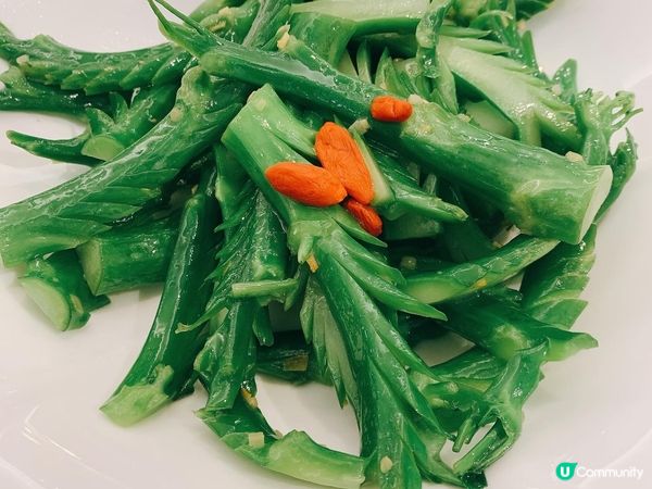 面積寬敞，裝修走時尚風格，環境燈光配搭比人幾舒服感覺，唔會太...