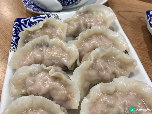 呢間餃子專門店，今晚行開呢個商場先知原來呢度又開一間，開放式...