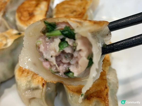 呢間餃子專門店，今晚行開呢個商場先知原來呢度又開一間，開放式...