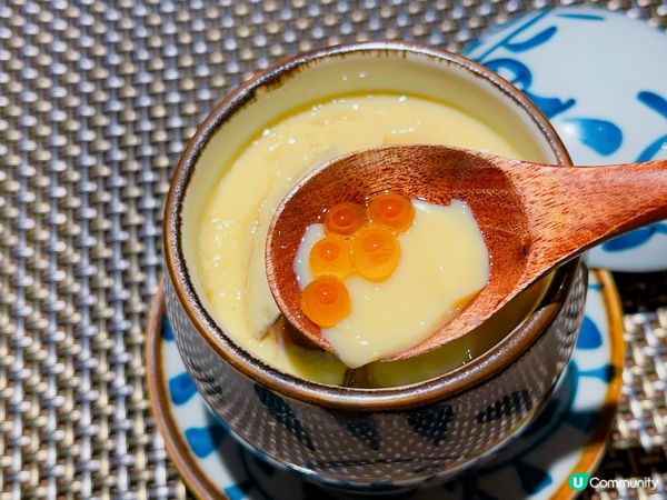 主打各式日本料理，手握壽司及和風小食