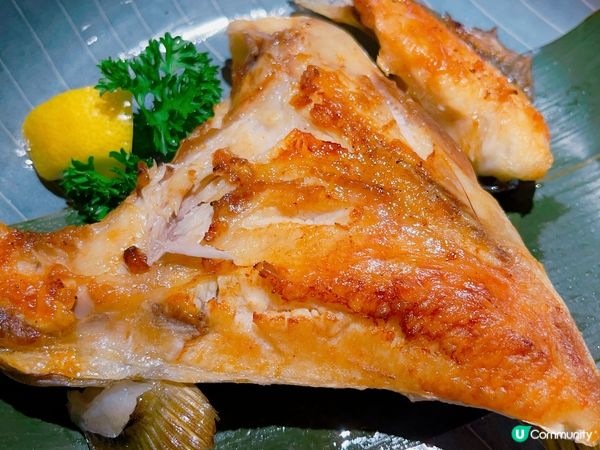 主打各式日本料理，手握壽司及和風小食