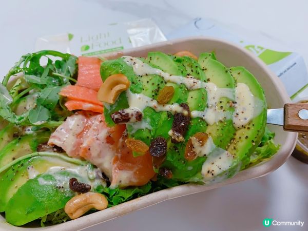 餐廳提供既有營餐單款式眾多，沙律、主食及雞卷一一供應