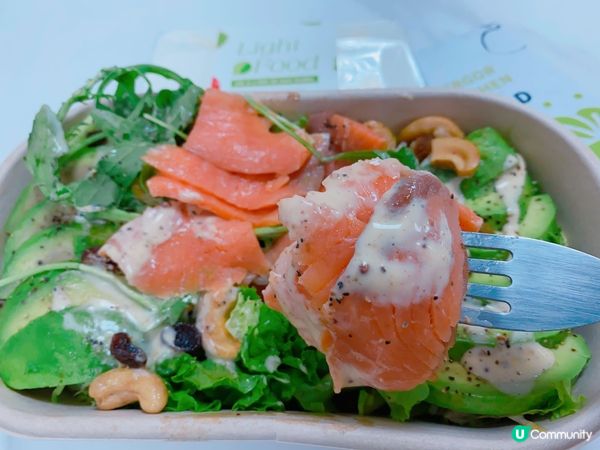 餐廳提供既有營餐單款式眾多，沙律、主食及雞卷一一供應