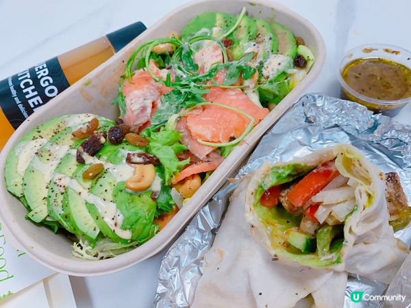 餐廳提供既有營餐單款式眾多，沙律、主食及雞卷一一供應