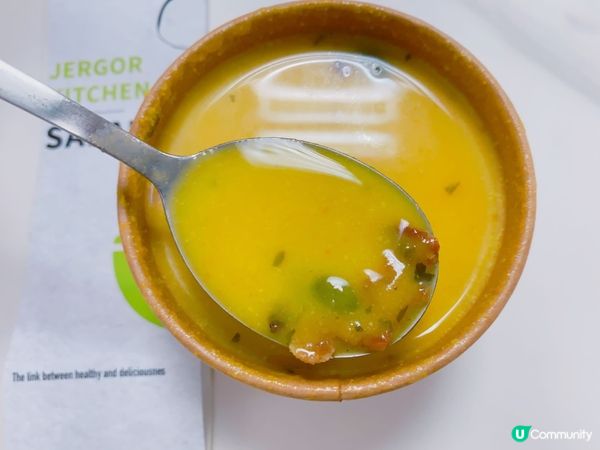 餐廳提供既有營餐單款式眾多，沙律、主食及雞卷一一供應