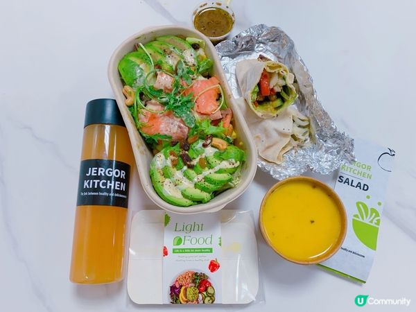 餐廳提供既有營餐單款式眾多，沙律、主食及雞卷一一供應