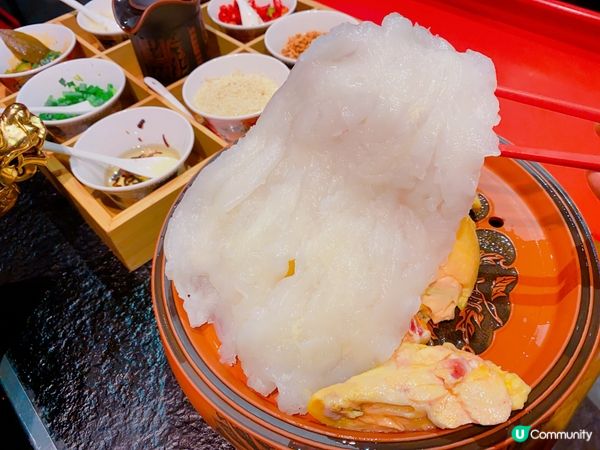 超華麗嘅宮廷風設計，有大大張龍椅又有聖旨(餐牌)😂