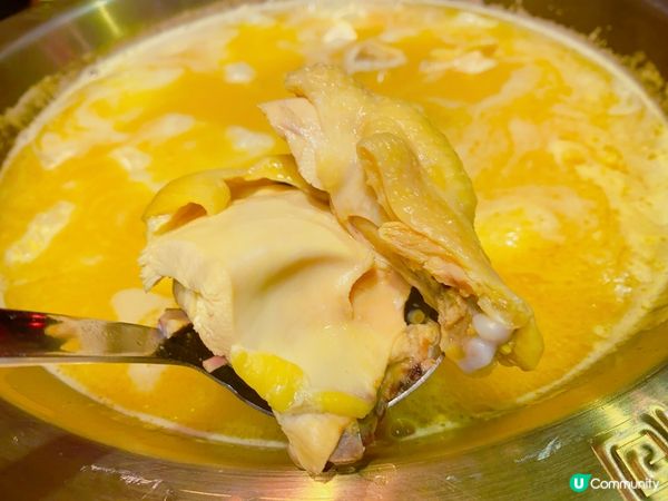 超華麗嘅宮廷風設計，有大大張龍椅又有聖旨(餐牌)😂