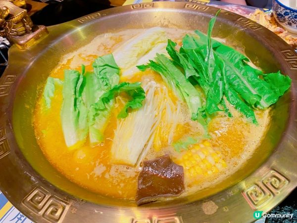 超華麗嘅宮廷風設計，有大大張龍椅又有聖旨(餐牌)😂