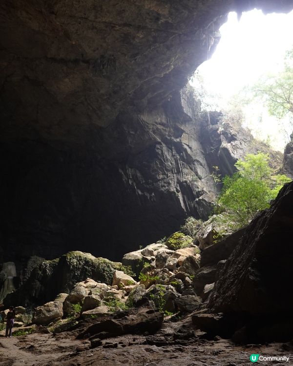 探險天然天坑