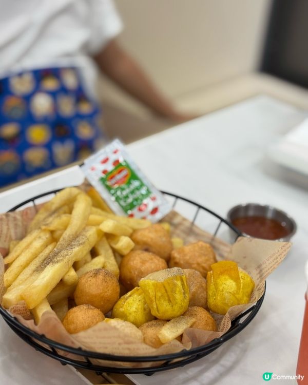 貓貓主題甜品店