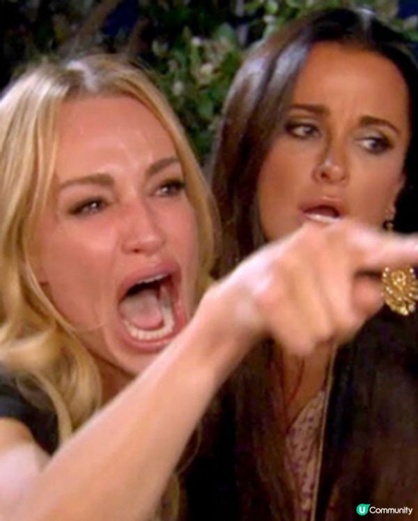 新入職嘅女同事今日好恐怖，無端端向男同事飛釘….