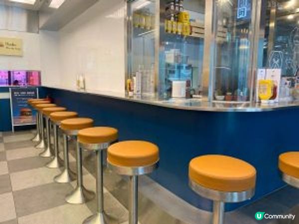 週末去了荃灣閒逛　走著走著便來到這間電影感十足的漢堡店