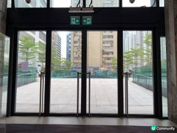 週末去了荃灣閒逛　走著走著便來到這間電影感十足的漢堡店