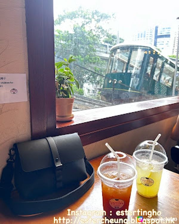 山頂纜車旁Tram View Cafe 邊看纜車🍹邊嘆下午茶