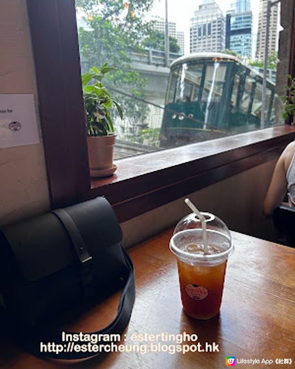 山頂纜車旁Tram View Cafe 邊看纜車🍹邊嘆下午茶