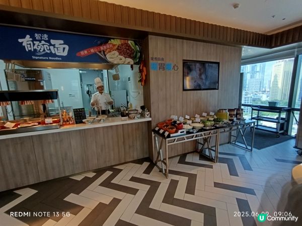 🏊‍♂️云端泳池×高球景观！深圳福田智选假日必住体验