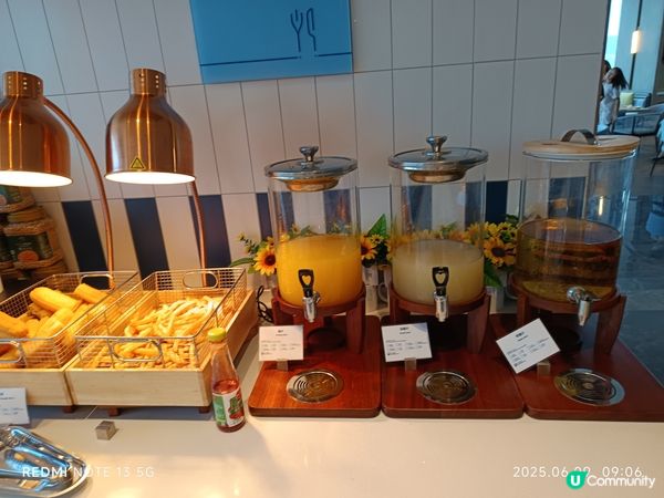 🏊‍♂️云端泳池×高球景观！深圳福田智选假日必住体验