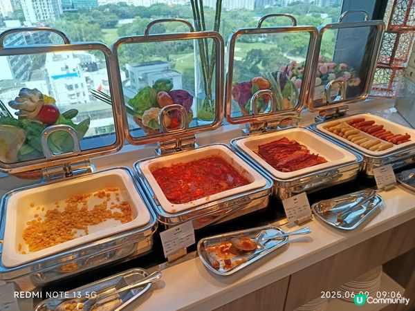 🏊‍♂️云端泳池×高球景观！深圳福田智选假日必住体验