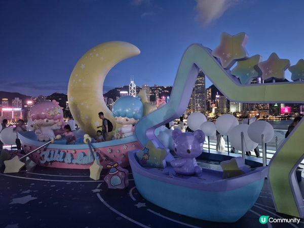 尖沙咀海運-黃昏下的海景和近期的Sanrio展品