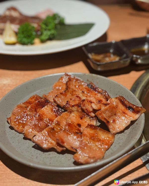 高級韓國燒肉丨鹽磚和牛西冷丨絕美雪花油脂滿滿