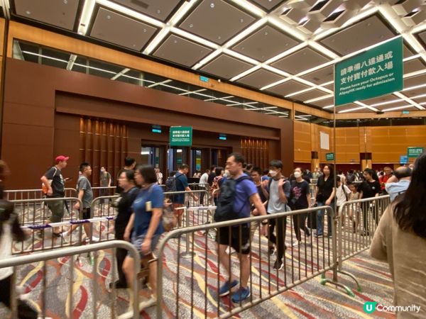 書展之旅📚🎉  
灣仔會展，書香滿溢！