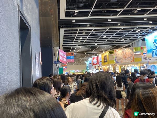 書展之旅📚🎉  
灣仔會展，書香滿溢！