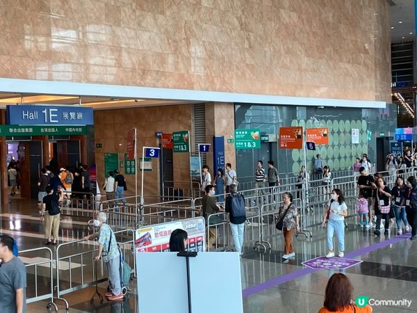 書展之旅📚🎉  
灣仔會展，書香滿溢！