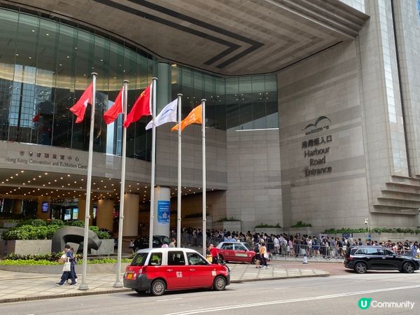 書展之旅📚🎉  
灣仔會展，書香滿溢！